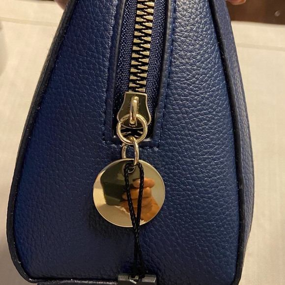 BCBG Maxazria cosmetic bag - Picture 3 of 10